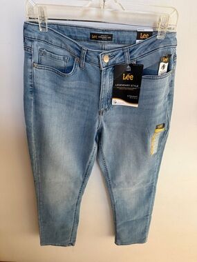 Lee Straight Leg Mid rise Jeans in Light Blue NWT